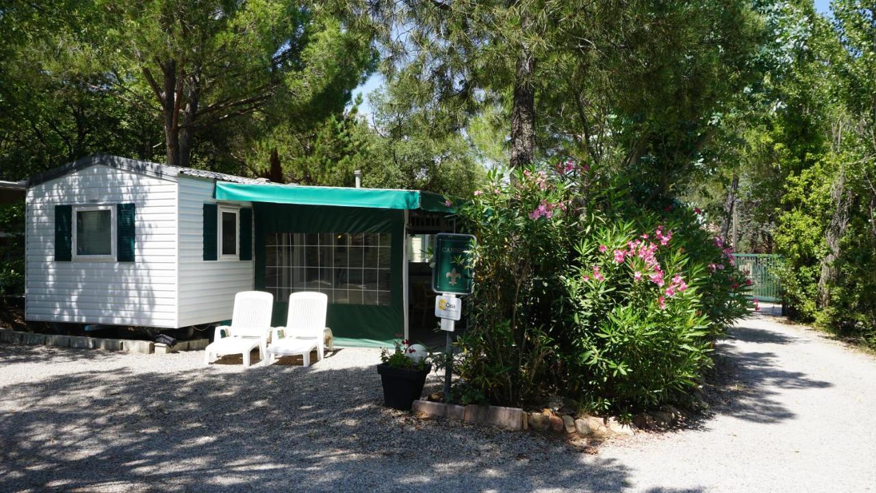 Chalets met buitenkeuken op Camping Leï Suves - JoyCasa Roquebrune-sur-Argens Buitenkant foto