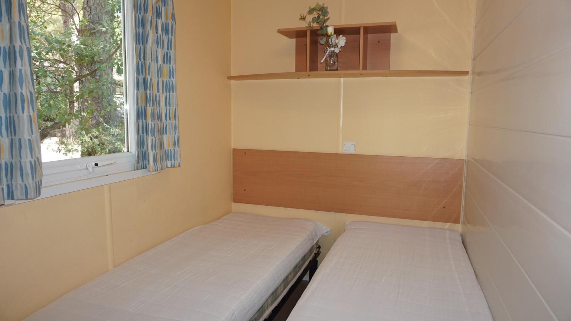 Chalets met buitenkeuken op Camping Leï Suves - JoyCasa Roquebrune-sur-Argens Buitenkant foto