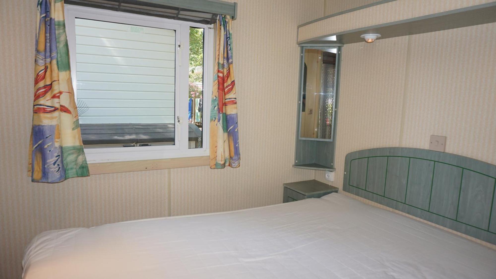 Chalets met buitenkeuken op Camping Leï Suves - JoyCasa Roquebrune-sur-Argens Kamer foto